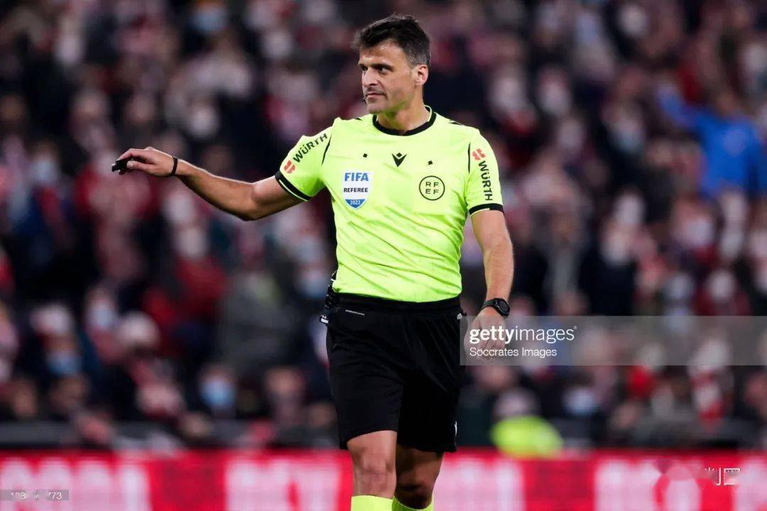 问鼎娱乐app下载窗口期意大利杯焦点战，辽宁本钢战术微调，悬念犹存，轮换策略成焦点的简单介绍