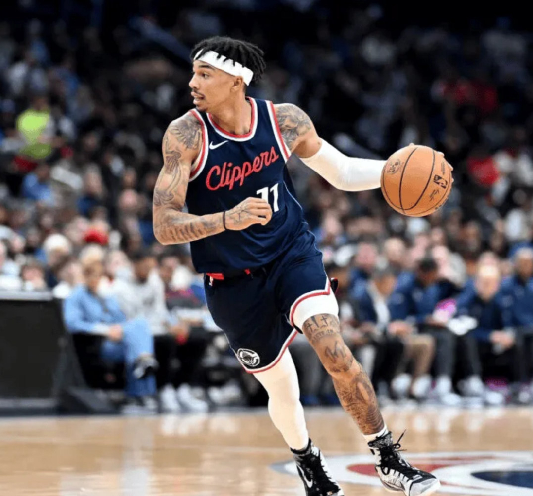 问鼎娱乐app下载洛杉矶快船冲刺阶段战术微调，志在NBA常规赛名次提升，质疑声仍在，阵容厚度经受考验的简单介绍