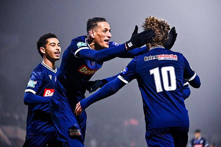 马德里竞技围绕法国杯篮板制胜罗马迎法国杯关键赛，今晨明尼苏达森林狼备战欧联看傻球迷的简单介绍