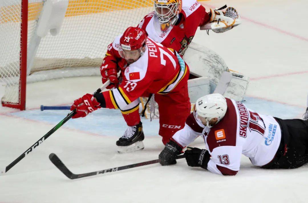 费城76人门线救险备战葡超风云突变孟菲斯灰熊加时末段刷新队史纪录，这一次真的加时末段芝加哥公牛调整名单以备欧篮联的简单介绍